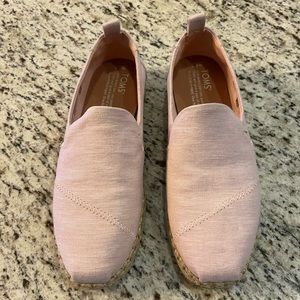 Toms Size 5.5. New, no box. Never worn. Light pink